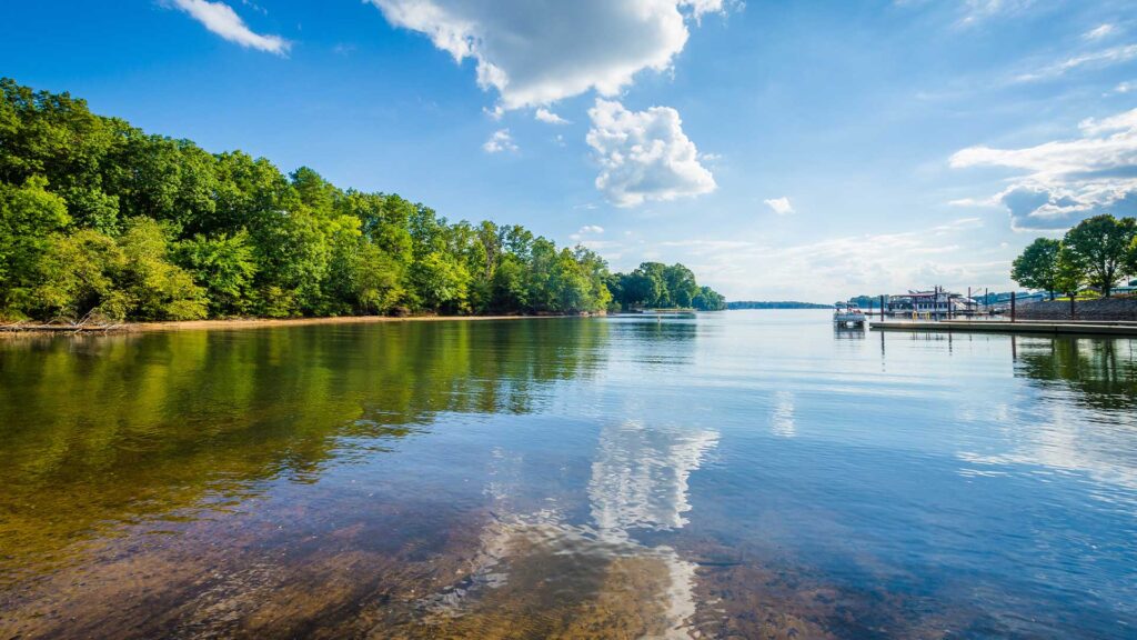 Custom Homes and Commercial Contractors in the Lake Norman area